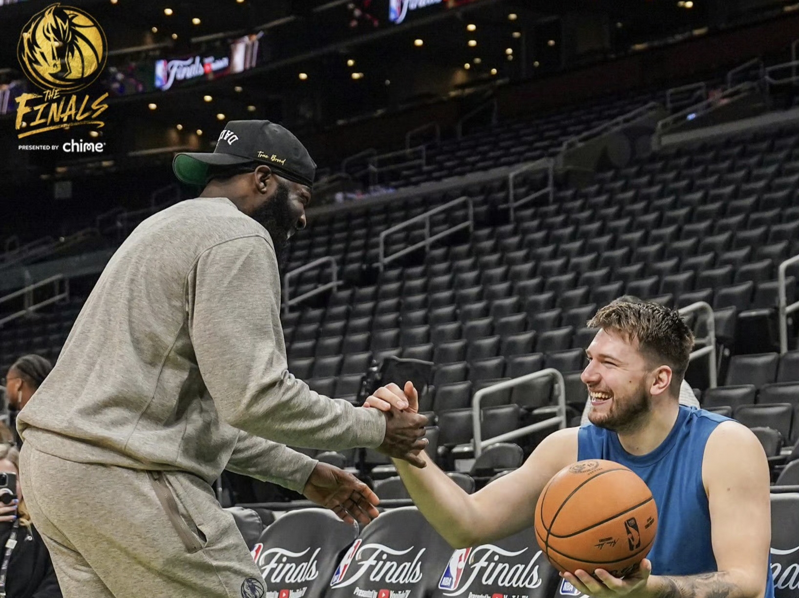 穆雷焦点对战，Doinb与40激战SKT分钟，出色发挥胜负难料！比赛高潮迭起的简单介绍