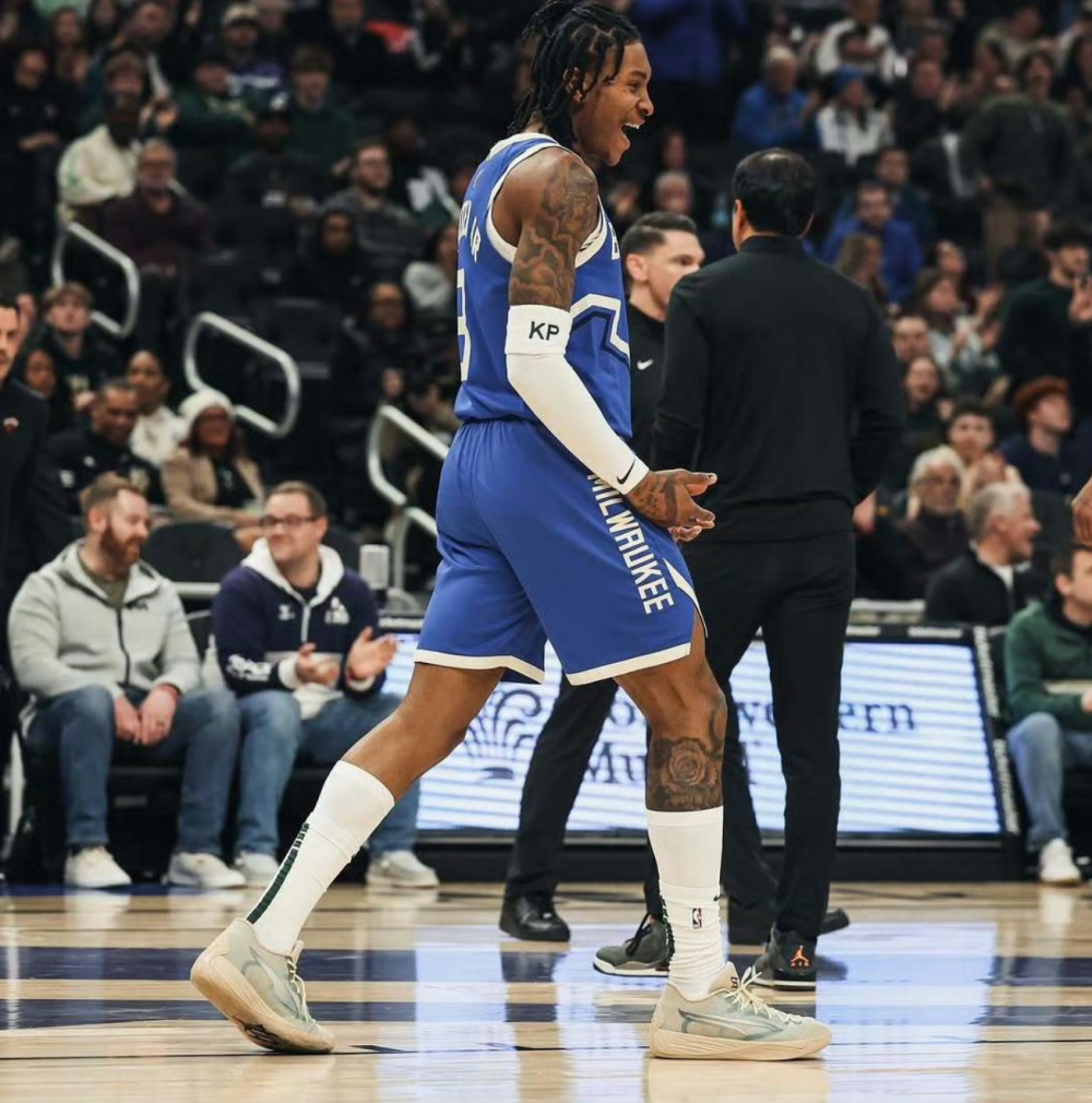 关于温网半决赛激情夜！利拉德里突外投，洛杉矶湖人绝杀费城76人的信息